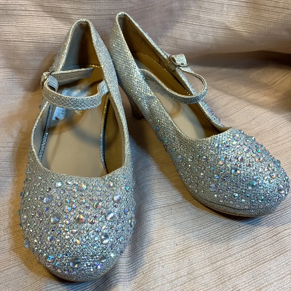 Link bedazzled dressy heels worn once for a weddin